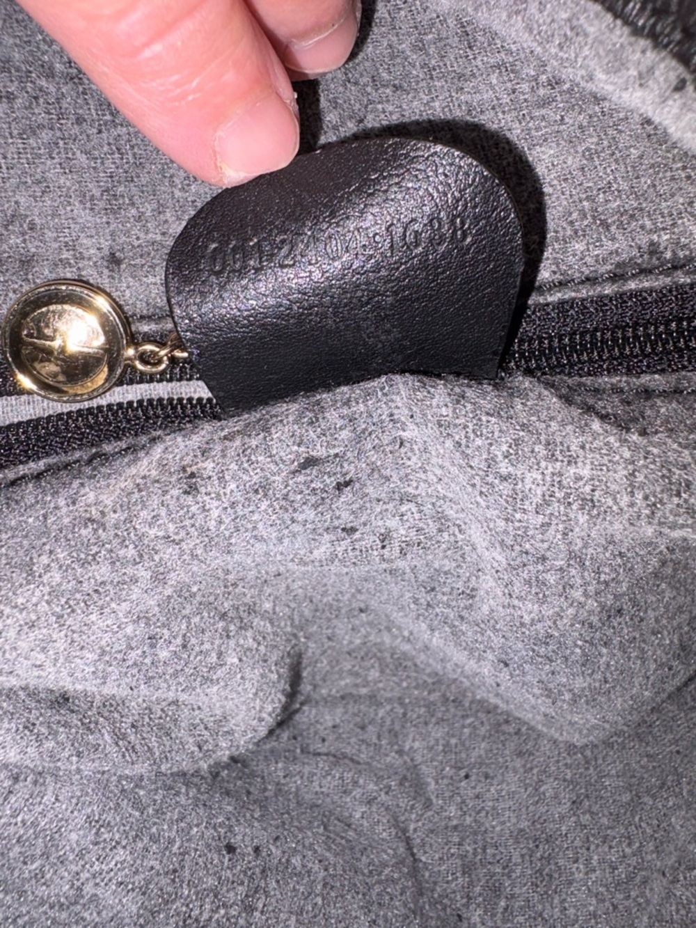 Vintage Gucci Black Leather Shoulder Bag with Bamboo Handle - Picture 6 of 7